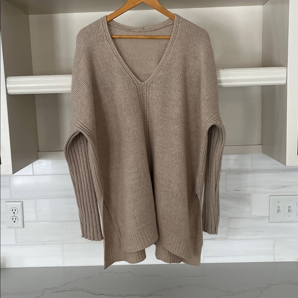 Vince oversized drop shoulder wool yak long V-Neck Sweater size M - Picture 2 of 12